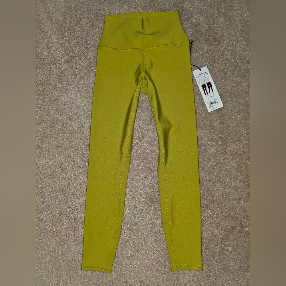 NWT ALO YOGA 7/8 chartreuse Airlift High Waist Leggings XXS - Picture 2 of 3